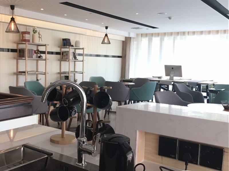 Jinjiang Metropolo Hotel Nanjing Jiangjun Dadao Hehai University Branch Bagian luar foto