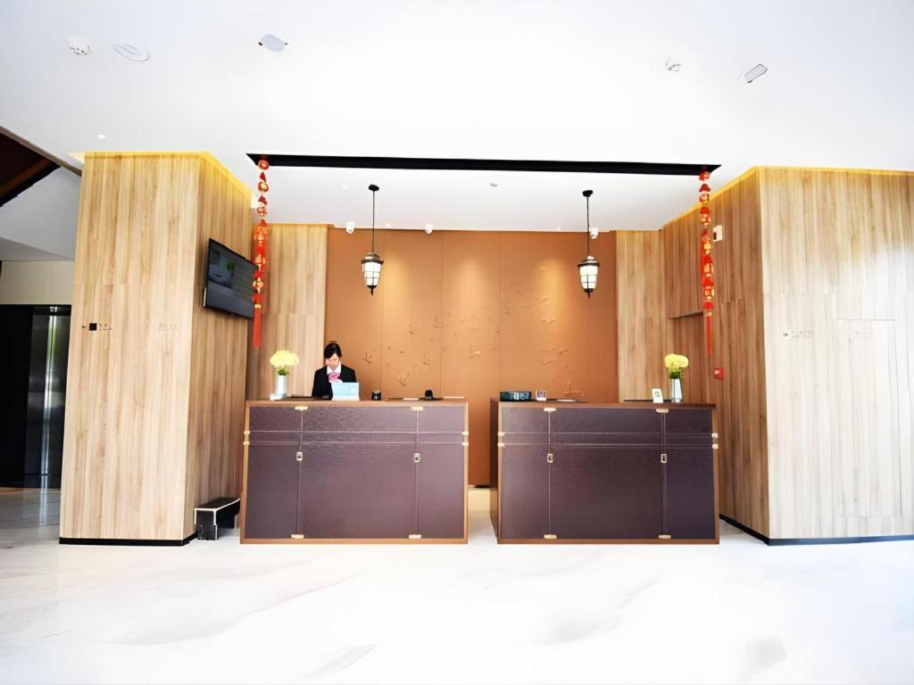 Jinjiang Metropolo Hotel Nanjing Jiangjun Dadao Hehai University Branch Bagian luar foto