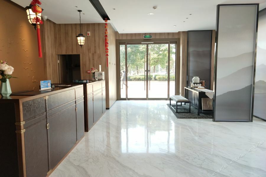 Jinjiang Metropolo Hotel Nanjing Jiangjun Dadao Hehai University Branch Bagian luar foto